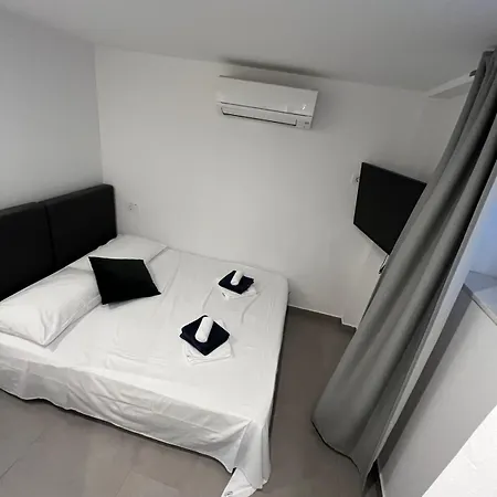 X Boutique Marinac Studio Apartments & Rooms Sibenik Exterior photo