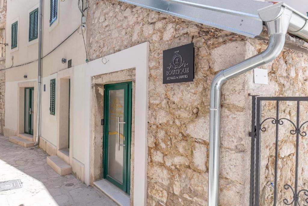 X Boutique Marinac Studio & Apartment